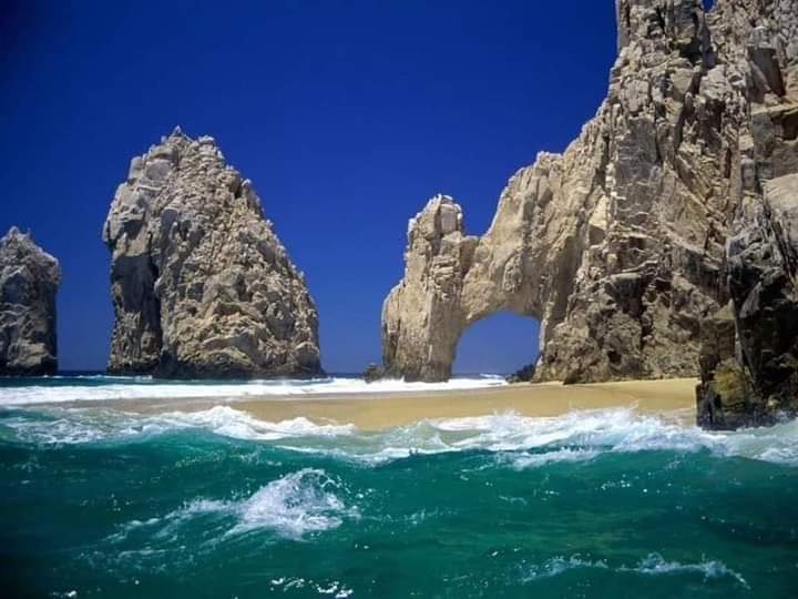 yasmintahira09's tweet photo. استولا آئی لینڈ
ضلع گوادر کی تحصیل پسنی میں واقع ہے.
یه جزیره پاکستان کی قریب ترین کوسٹ لائن سے 25 کلومیٹر جبکہ پسنی سے 40 کلومیٹر کے فاصلے پر ہے.
رقبہ 5 کلومیٹر لمبائی جبکه 1 کلومیٹر چوڑائی میں ہے.
استولا پر دو ساحل راکی بیچ اور سینڈی بیچ موجود ہیں
@Gwadar_Pro
#MeWithCPEC https://t.co/cOmPO1bNwq