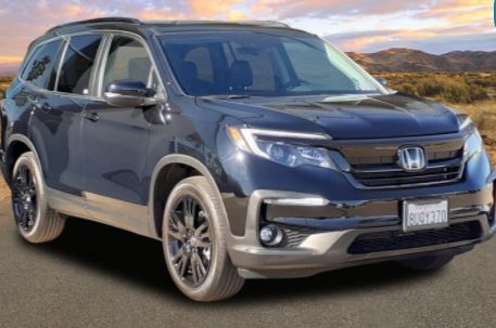 Finding a used certified #Honda is like finding a diamond in a coal mine. 💎
Drive into the weekend in this pre-owned 2021 Honda Pilot Special Edition from Honda Lancaster.
 Get the full details: bit.ly/3IiZoyX