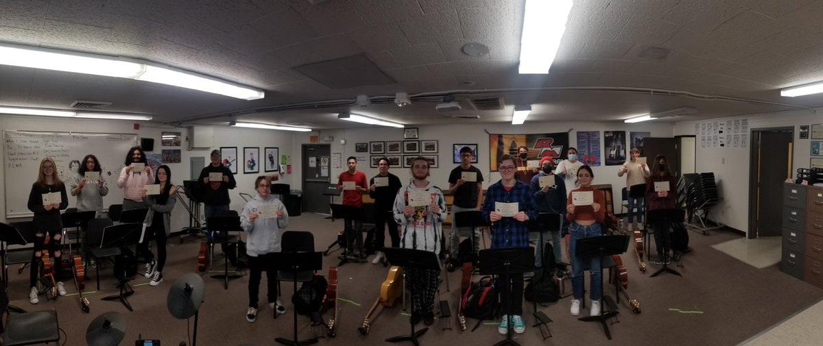 Congratulations to the RMHS Advanced Guitar Ensemble for their superior rating at the 2022 State Solo &amp; Ensemble Festival!@RedMtLions