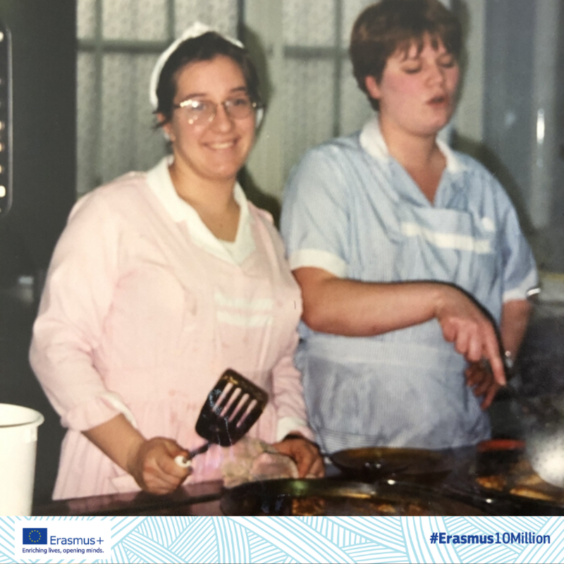 EU_Commission's tweet photo. Let our vintage pictures take you on an #ErasmusPlus journey through time.

To celebrate its 35th birthday, we selected 📸 of the first participants to the programme.

Since 1987, Erasmus has been a wonderful adventure for many Europeans.

↓ Read the story behind the images.
