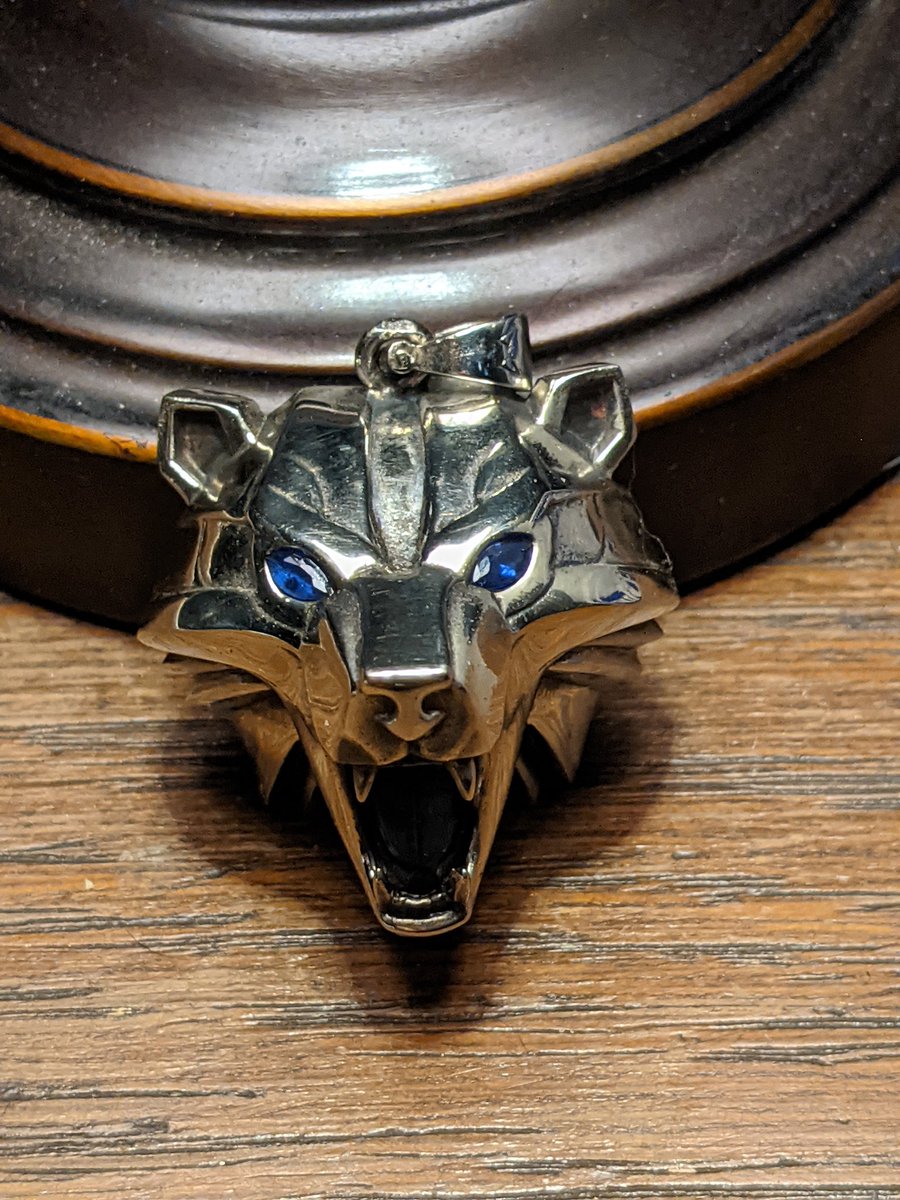 Matlin_Eubanks's tweet photo. The first step in my quest for a school of the bear cosplay #witcher made in Russia out of silver. Primo Christmas gift from a good friend 👌 https://t.co/BktJ40izkF