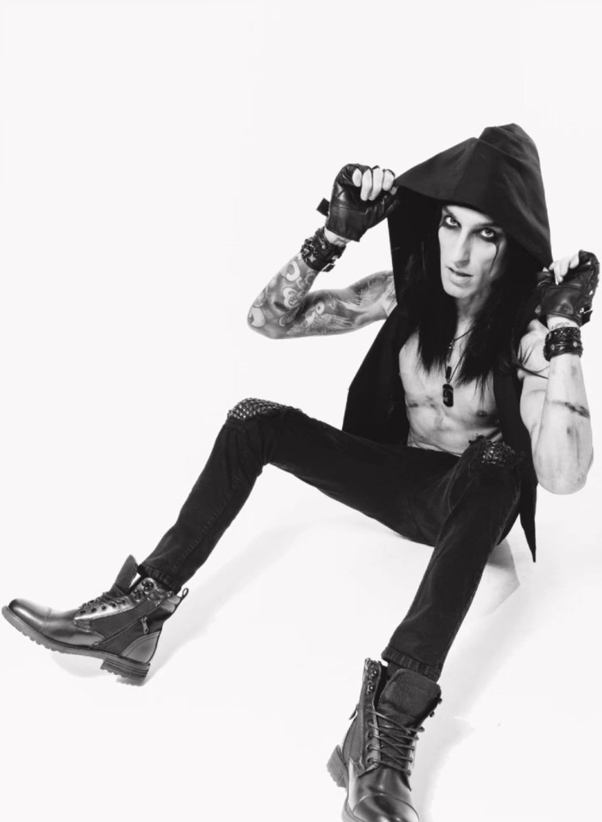 CCBvBFanPge's tweet photo. 😍😍😍

🌟Via CC Insta Stories🌟

#blackveilbrides 
#bvbarmy
#CCbvb
#christiancoma https://t.co/iKniIycAv5