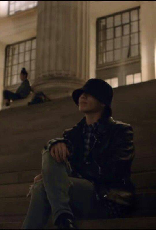 jeonjels's tweet photo. #taekook ау, в котором тэхена преследует ебанутый бывший, а чонгук просто попал под горячую руку https://t.co/gc6QQk0ztj