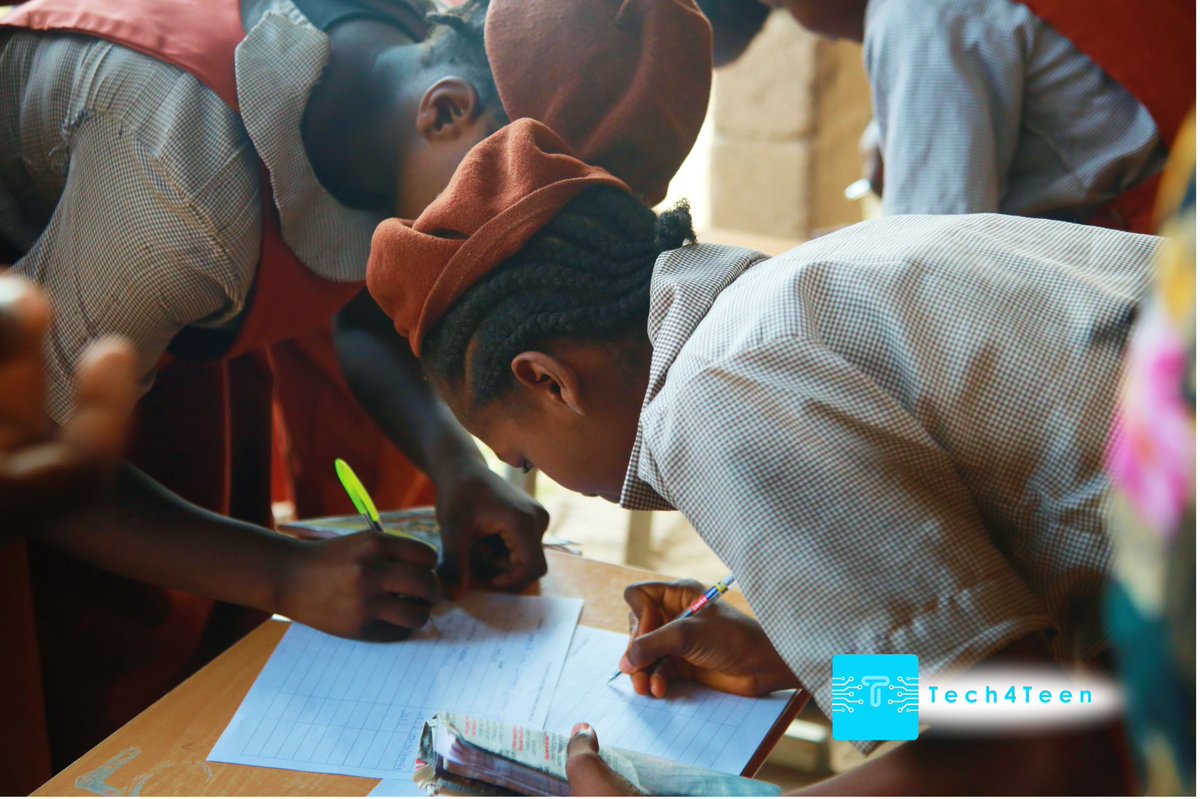 AdedejiOshinojo's tweet photo. Day 3 of 9days Outreach.

It was a new experience today in an all girls school at Government Girls Secondary School, Lokoja. 

@officialnyscng @_Tech4Teen 
#TechAwareness
#TechOutreach
#TechmeetsTeen
#Tech4Teen
#NYSCCDSPROJECT https://t.co/R7Ha9KnaFt