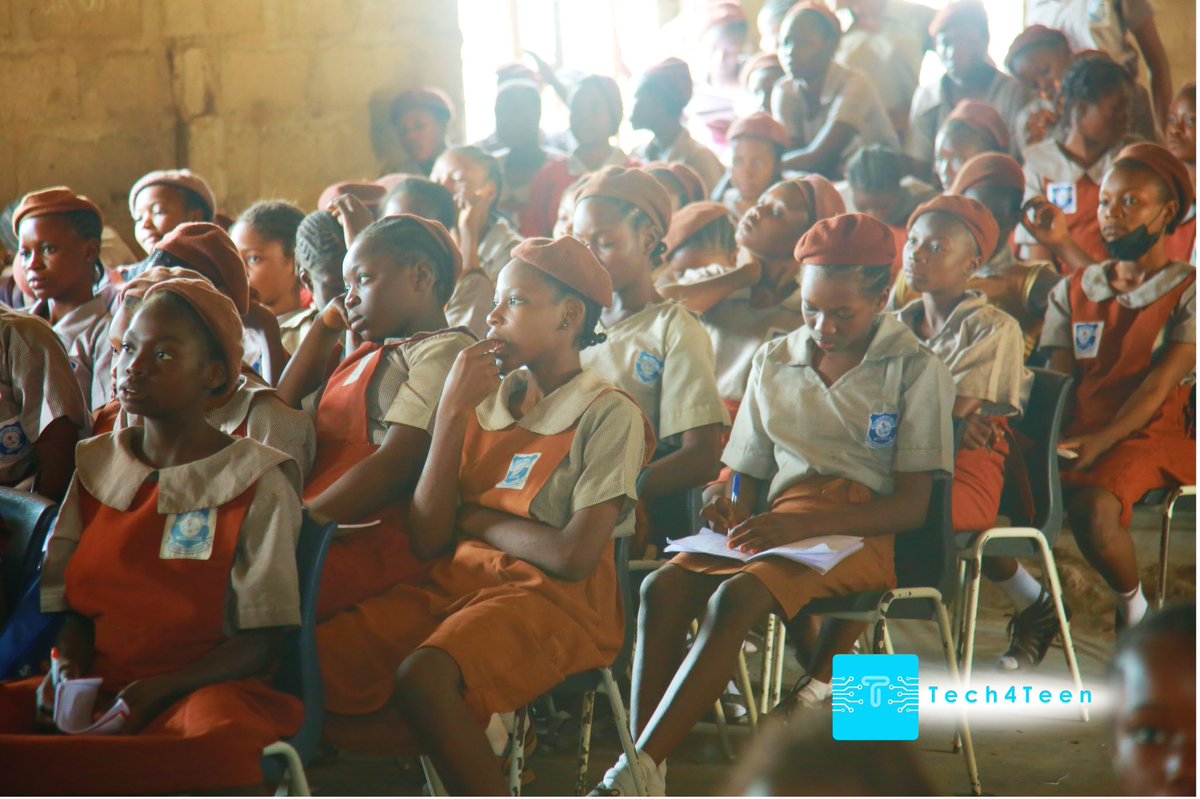 AdedejiOshinojo's tweet photo. Very exciting time with the girls, we introduced them to design thinking, tech careers and education technology tools for their academic excellence.

@officialnyscng @_Tech4Teen 
#TechAwareness
#TechOutreach
#TechmeetsTeen
#Tech4Teen
#NYSCCDSPROJECT https://t.co/anWNv85cXT
