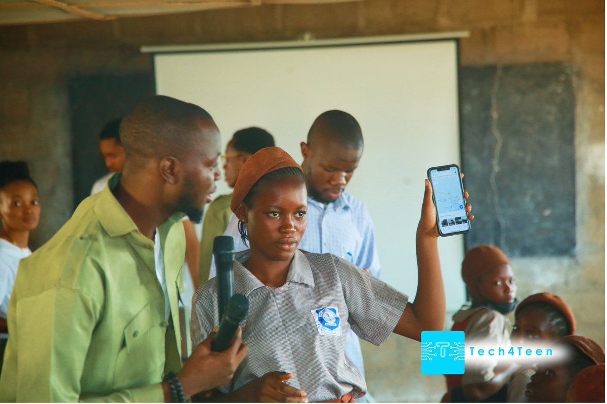 AdedejiOshinojo's tweet photo. We will continue to do our best to enlighten these young ones on how technology can make them better. 

Thanks to every corp members and volunteers that showed up today.

@officialnyscng @_Tech4Teen 
#TechAwareness
#TechOutreach
#TechmeetsTeen
#Tech4Teen
#NYSCCDSPROJECT https://t.co/xhiVue2Tha