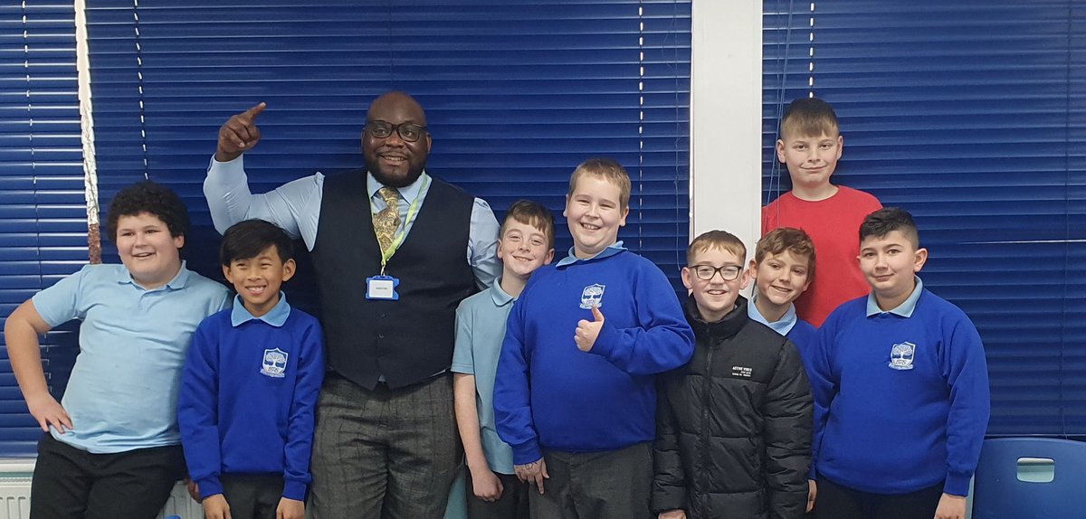 L_e_o_n___H's tweet photo. Aiming High Project was all about Dreaming. Today @BlackfieldPrim we worked on their personal short & long term goals in life. I'm sure they will put their words into action. Well done today Boys! ππΎ #AimingHighproject
#Dream #Future #Proud @StandingOvproj @tas_sasso https://t.co/aGLmZOshFd