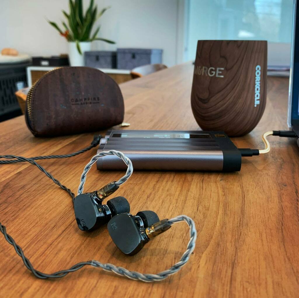 LetsMergeDotCom's tweet photo. Today’s listening is punchy German synth-pop @krafwerk through campfireaudio #solaris2020 #earphones driven by the @ifiaudio #gryphon 🔊 This combo elevates the bass performance of the dynamic drivers in the Solaris while Gryphon has both Xspace and t… https://t.co/u3xdeBUIZ3 https://t.co/MoYzICk7wV