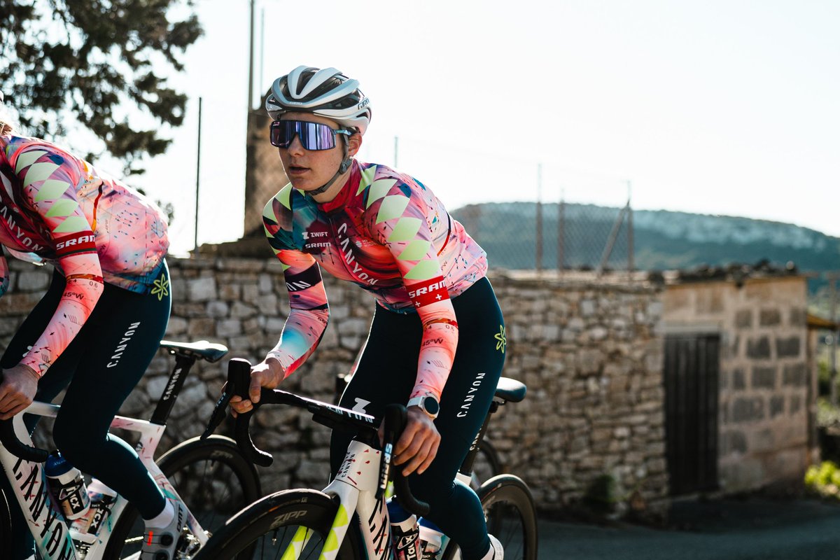 WMNcycling's tweet photo. New season. New energy. 

#TakeTheLead

Learn more about our bold and distinctive kit, and @canyon_bikes as our new clothing partner:
https://t.co/slYrt2QUbP https://t.co/4SCfN2cs5e