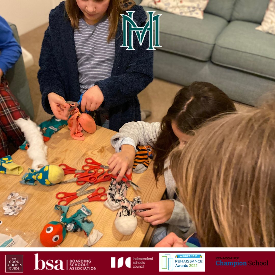 mowden_hall's tweet photo. Up in the Dorms some of the boarders have been making S'octapuses ๐(an octopus-themed craft using old socks to form the body!).
#iloveboarding #boardersactivities #craftactivity @BSAboarding #recycled #reusable #recyclecrafts https://t.co/AButM1VjqN