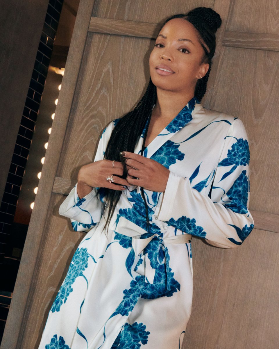 Discover the romantic appeal of our silk robe adorned with delicate florals in a beautiful shade of blue, perfect for moments of unwinding and self-care. As seen on Ellie Delphine. #LaPerla bit.ly/3ebxOXE