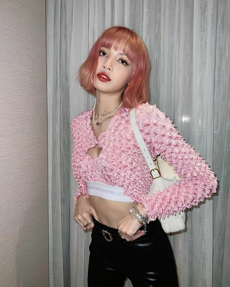 _asssy_'s tweet photo. Крутышка Лили, уже 72М! Поздравляю 🤍
#lisa72mparty https://t.co/XEkwAaPxiR