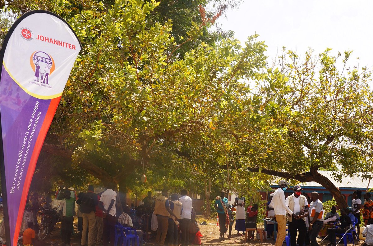 ceforduganda's tweet photo. Empowering the local community to take lead. Below are Lead Mother's in Rhinocamp Settlement, Ocea zone conducting Food Demo for the Pregna & Lactating Mother's in the zone.
#AAProject in partnership with @JohanniterInt @johanniter https://t.co/R8bxVsMTUZ