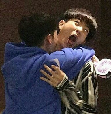 onlyATPATP's tweet photo. จากวันนั้นจนวันนี้ ผ่านมาหมื่นปี คอพี่ก็ยังเป็นของหนู 😙

#ออฟกัน https://t.co/1mjsdxYLyG