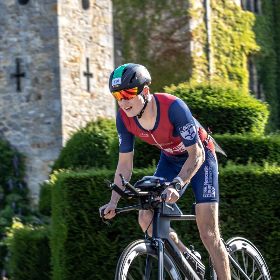 Q - What do you call someone that can double the value of their car by putting the bike on the roof rack

A - A Triathlete 😂

Book with us now and you'll get a 20% discount! hurry, prices rise soon! 

castleraceseries.com/events/

#triathlon #triathlete #tri