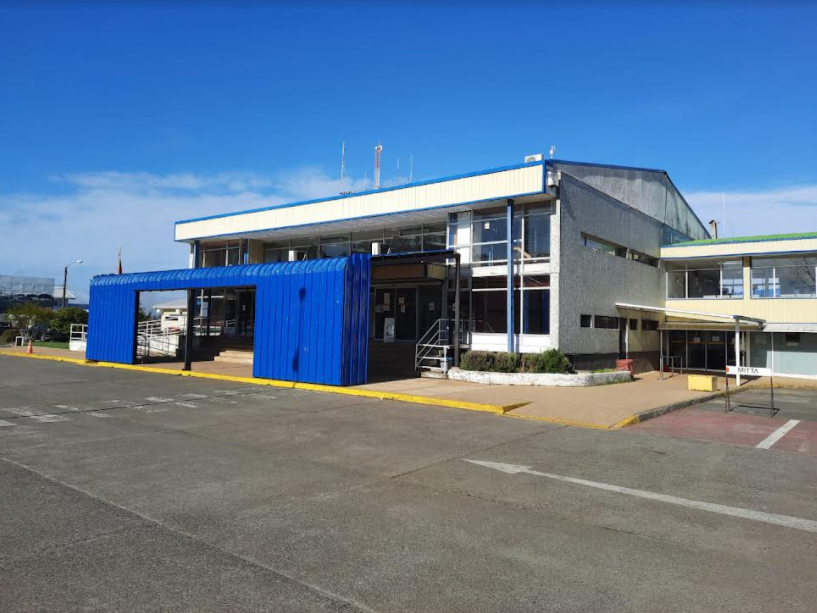 DGACChile's tweet photo. #DatosDGACChile el Aeródromo Cañal Bajo en la Región de Los Lagos con (código IATA #ZOS, OACI #SCJO) se encuentra ubicado a 7 km SE de #Osorno, cuenta con una pista de aterrizaje de asfalto de 1.950 metros y un ancho de 45 metros. https://t.co/uJqGenYkHd