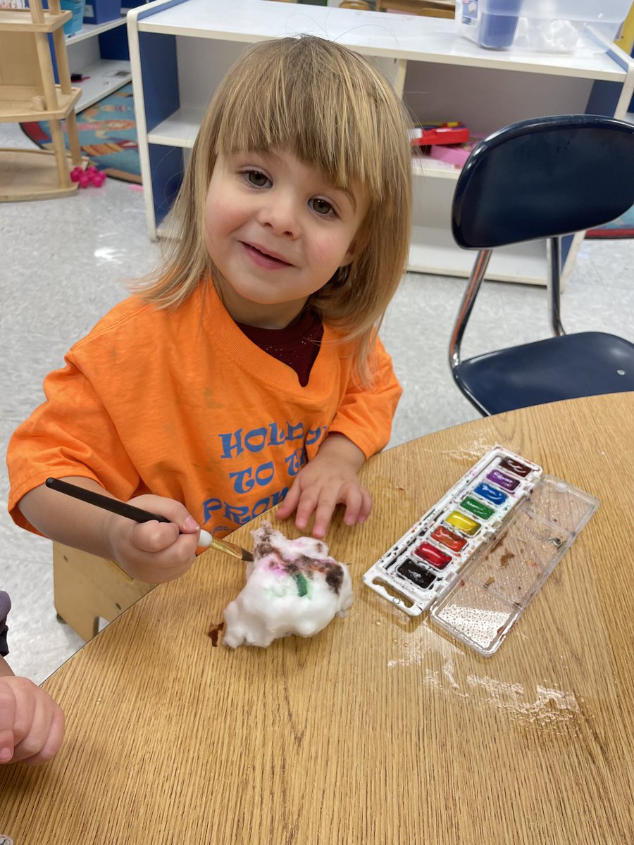 KCS_EarlyChild's tweet photo. Painting Snow @ Washington ECLC https://t.co/PRJbrLM01Q