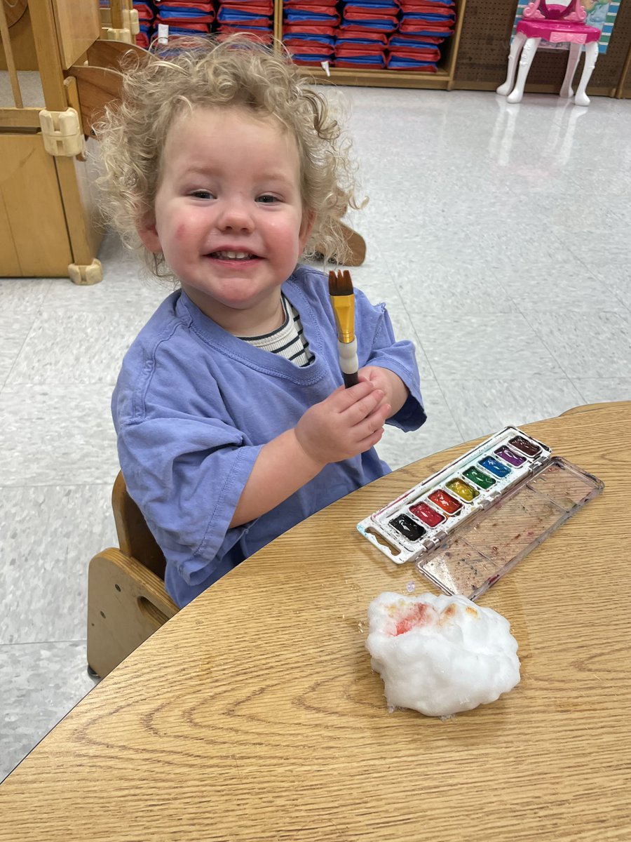 KCS_EarlyChild's tweet photo. Painting Snow @ Washington ECLC https://t.co/PRJbrLM01Q