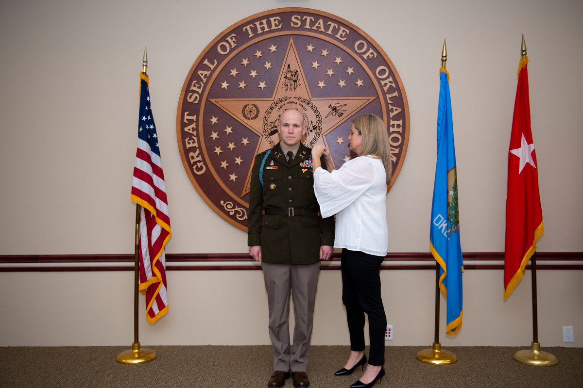 OKGuard's tweet photo. ICYMI: #OKGuard officer Brent Weece was promoted to Lt. Col. in a ceremony at Joint Force Headquarters in Oklahoma City, Jan. 18.
Weece serves as the JFHQ executive officer and is set to assume command of the 1st Bn., 179th Inf. Regt. later this year. https://t.co/3vNrTj4yQ6