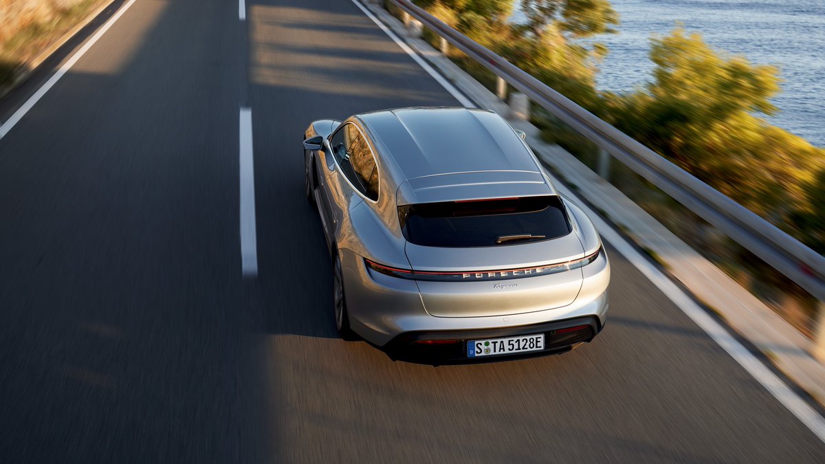 Porsche_France tweet picture