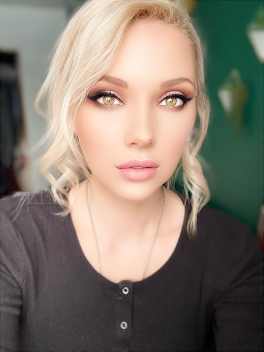 gingrbredbeauty's tweet photo. Day two of #catfishing you into my stream! Come hang out. It’s #wackywednesday and we are #marbling and checking out #UselessWeb!! Get ya lucky block bonks in for the #giveaway!
#live in 15 https://t.co/NWBIhBqitB
#streamer #humpday https://t.co/gRCPN9yv8q