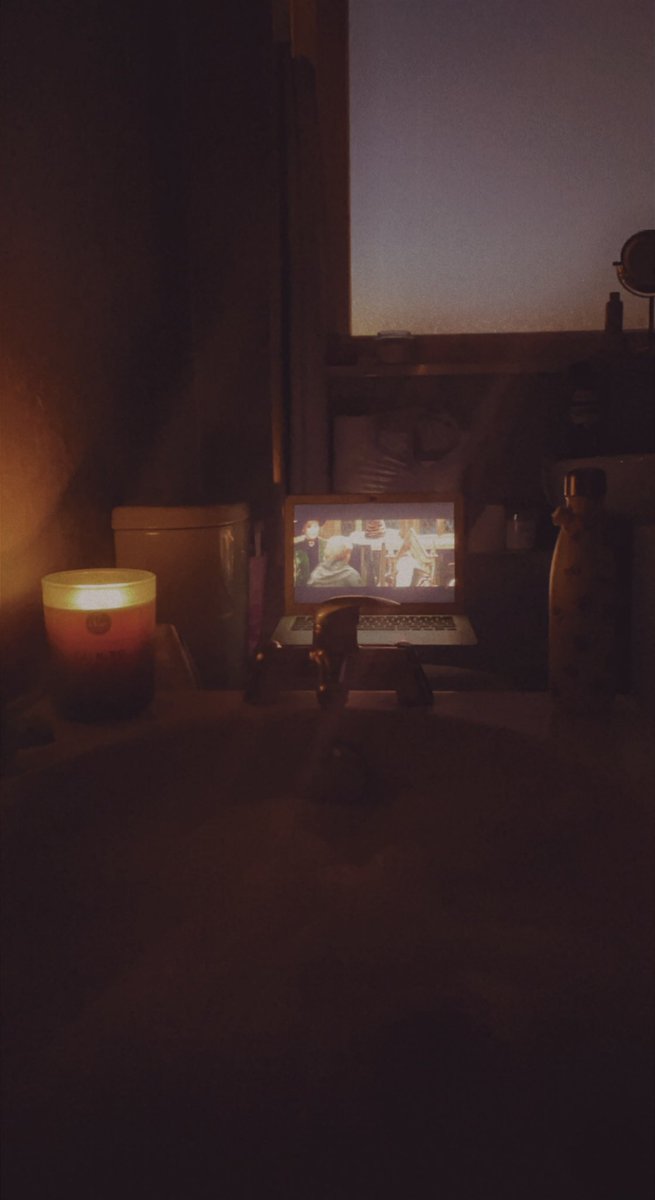 ErinxMacD's tweet photo. Harry Potter and a hot bath ❤️ https://t.co/I7Jm7pgbTu
