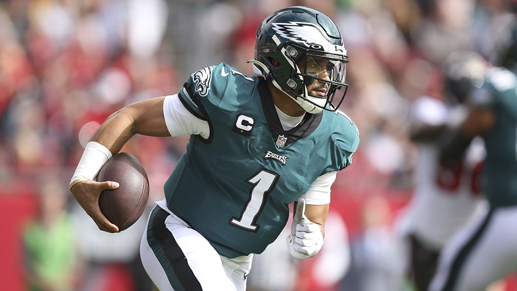 AroundTheNFL's tweet photo. Eagles GM Howie Roseman says Jalen Hurts enters offseason as starting QB for 2022: "We've got to do whatever we can to continue to help him develop"

https://t.co/Anau1uRxT3 https://t.co/pjzTnl3OH5