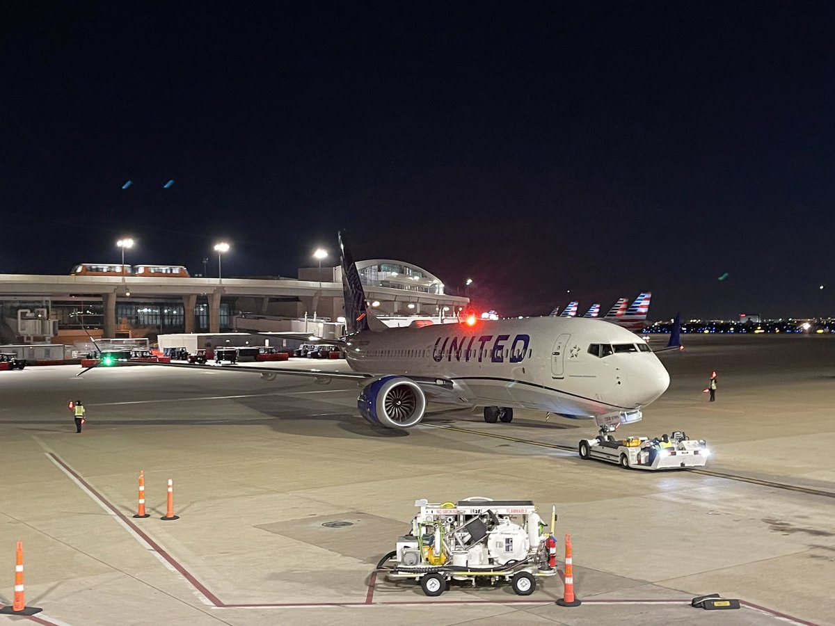 JimmyNaawin867's tweet photo. Last departure of the day for #teamDFW at @DFWAirport. The @Boeing #B737-8MAX is a game changer for @weareunited especially on QT. Another #ONtime push. https://t.co/Ix3tlo0D4X