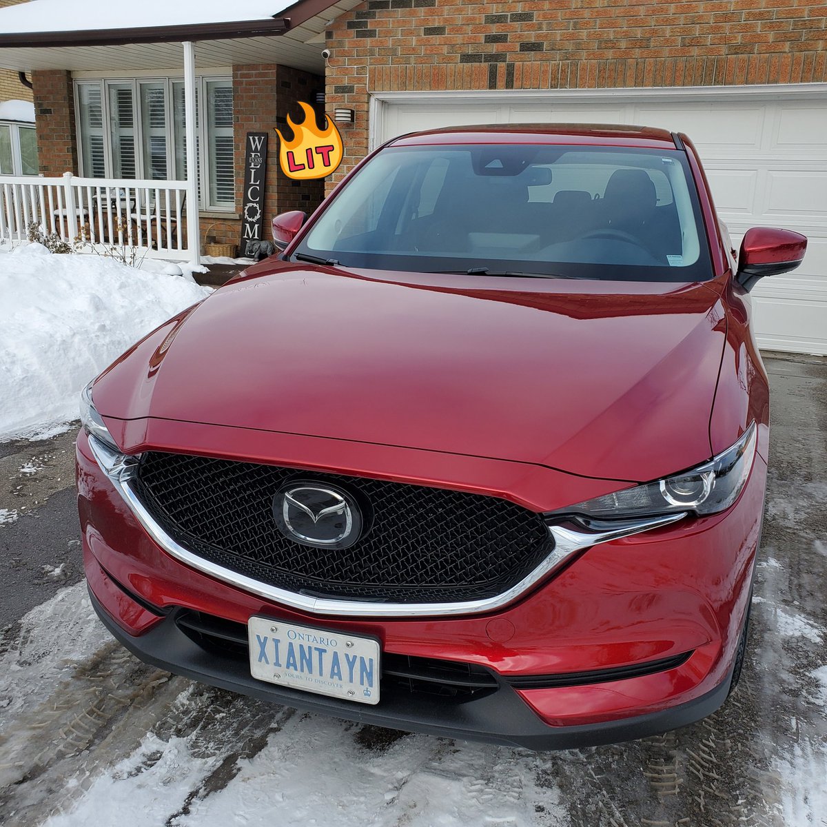I brought a new toy home yesterday! I have wanted a red car my entire life and it's finally a reality. 2021.5 Mazda CX-5 GS. #brandnew #mazda #cx5 pic.x.com/gvFuoJPnPg