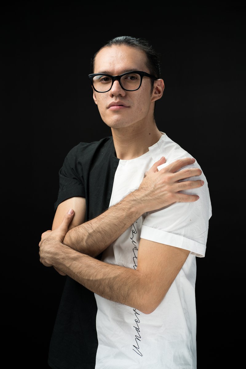 LosSavinon's tweet photo. Fue mucho amor, disciplina, paciencia, trabajo en equipo haber logrado la hazaña del EP HÉROES a capela de @lossavinon . Acá algunas de mis fotos favoritas de la sesión con @_arangor_ y también algunos de los momentos más mágicos vocalmente de los arreglos.  @davepinedamusic https://t.co/qAGUcZz5tp