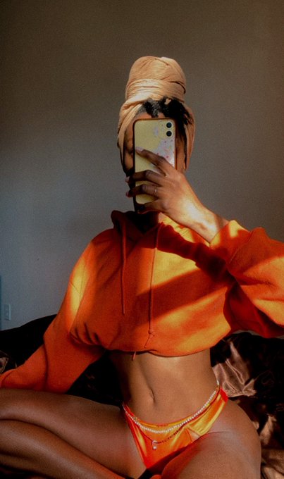 C&rsquo;est moi 🕊 https://t.co/R76tpHsOoV<a href="/tag/savagesummer"class="tags"><span>#savagesummer</span></a><a href="/tag/donteditmyscar"class="tags"><span>#donteditmyscar</span></a><a href="/tag/lipomaremoval"class="tags"><span>#lipomaremoval</span></a>