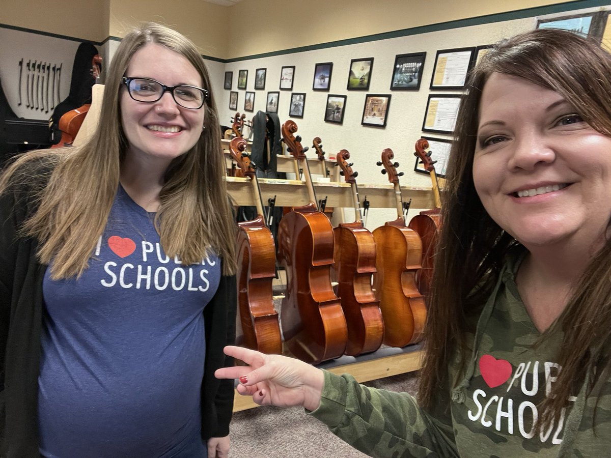 BandGirlSmith's tweet photo. I ❤️Public Schools because of great colleagues(friends) and students! #ilovepublicschools https://t.co/mqWArtG9Yg