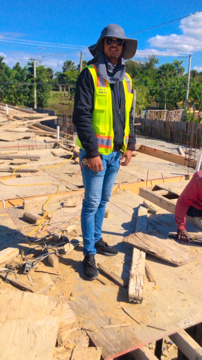 Felix__07d's tweet photo. Casi con el título por que ingeniero civil ya soy 😌👷🏽‍♂️ https://t.co/MqI2FVpk1A