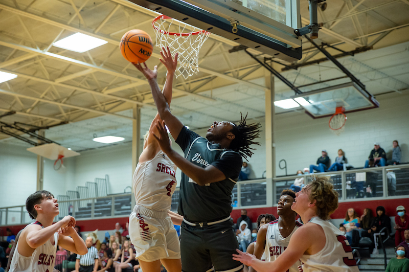 AlecEtheredgeSC's tweet photo. Vincent used a 25-2 opening quarter to create separation in a win against the Shelby County Wildcats last night. 

Story/Photos: https://t.co/vNqNTZaVni https://t.co/07tUVnoUbE