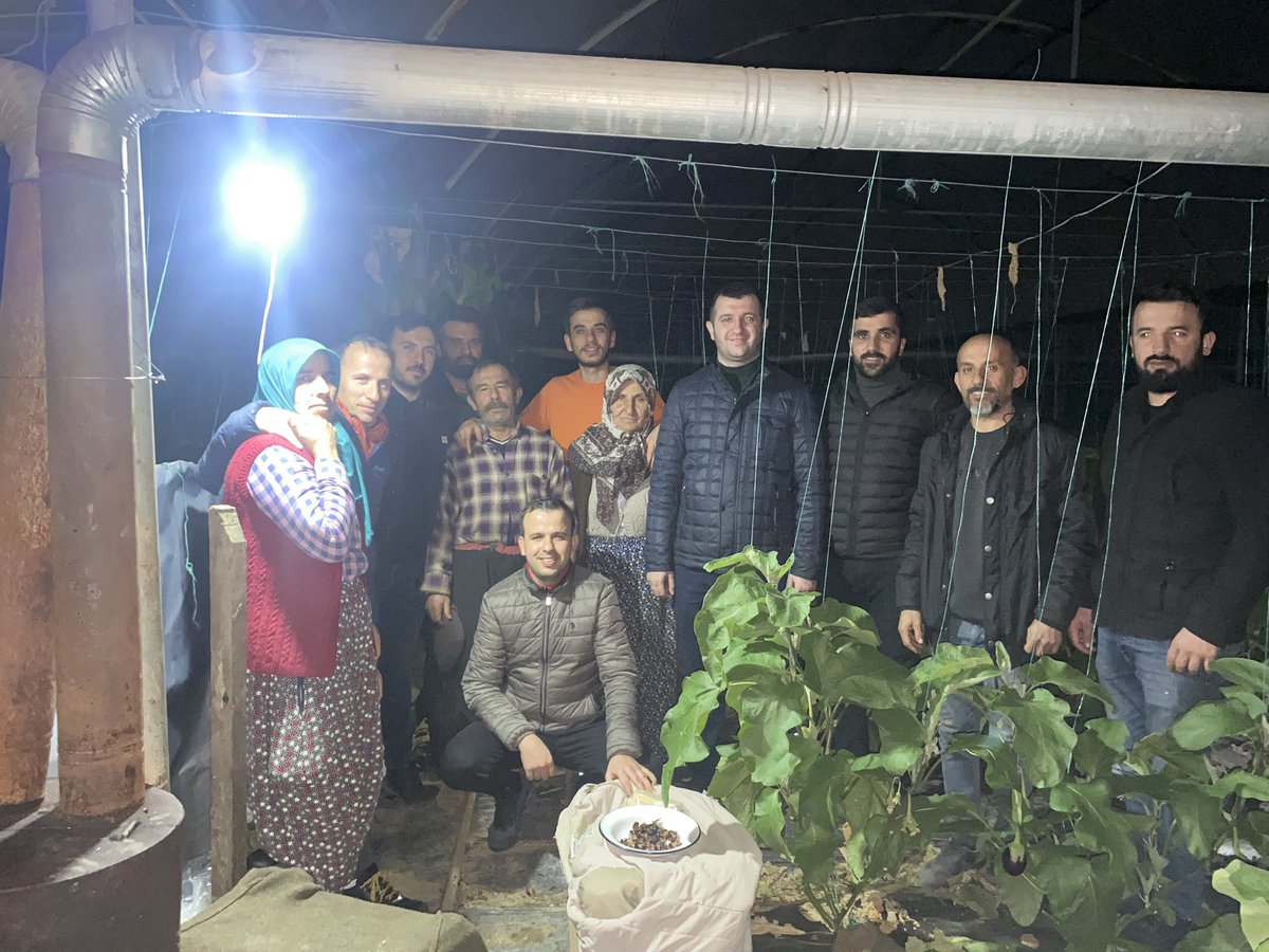 cemalyeniacun's tweet photo. Genç Çiftçilerimizin yanındayız. 

Zirai don nöbeti tutan genç çiftçilerimizi Mahmutlar Mahalle Başkanımız Vedat Kısa ve Yönetim Kurulu üyelerimiz ile birlikte ziyaret ettik. 

@alibayramdogan 
@mustafatoklu07 https://t.co/rBJ69Y9qTH