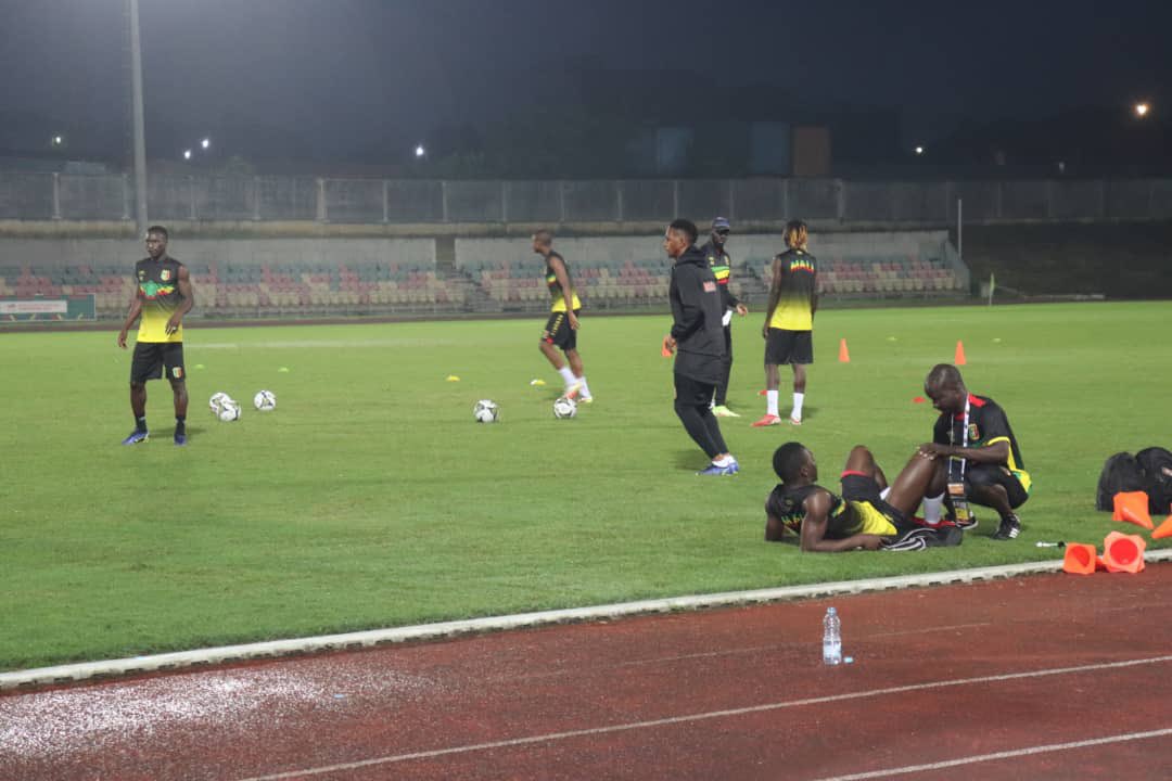 AttaherMossa's tweet photo. #𝐂𝐀𝐍_𝐂𝐌𝟐𝟎𝟐𝟏
En cette veille de match décisif pour les #Aigles, j'ai assisté, ce mercredi 19 janvier 2022, à la dernière séance d'entraînement des 🦅 avant le match de demain contre la #Mauritanie à partir de 19h GMT.
#CAN2022
#Soutien
#MALI
https://t.co/pzICxKtBMA https://t.co/Nm1dL7RzNJ