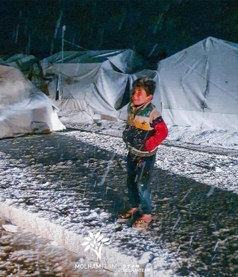 essamsakka's tweet photo. صورة واقعية اليوم ☹️

اللهم هون برد الشتاء على من لا ملجأ ولا مأوى لهم اللهم انزل الدفء والطمأنينة عليهم وارحم ضعفهم وقلة حيلتهم واغنهم من فضلك https://t.co/QUYJUyYGLW