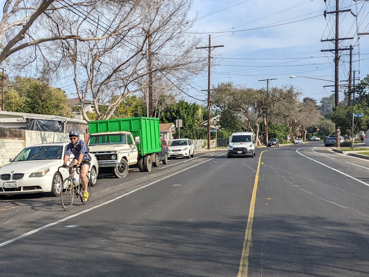 TERA90041's tweet photo. New #SlowYosemite bike lanes on Yosemite Drive are being marked this week by @LADOTofficial!

Reminder: @BSSLosAngeles is resurfacing Yosemite Drive from Eagle Rock Blvd to Townsend this weekend (Sat 1/22 - Sun 1/23) https://t.co/nd42zOOScD