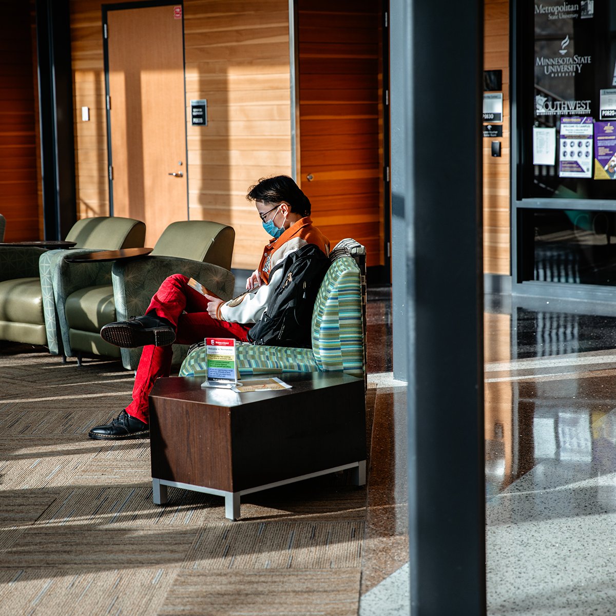 normandale_cc's tweet photo. It may be cold outside, but here on campus, we're basking in the sunshine. ๏ธโ๏ธ
#NormandaleCommunityCollege #Normandale #CommunityCollege #RoaringRed #NormandaleProud #Minnstate #HigherEducation #HigherEd #BloomingtonMN https://t.co/xX7HcLEAlF