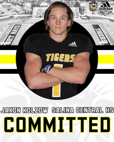 JaxonKolzow's tweet photo. Committed 🟡⚫️                @SC_MustangFB         @FHSUFootball                 #GOTIGERS🐯 https://t.co/4ZKQ0AKzfb