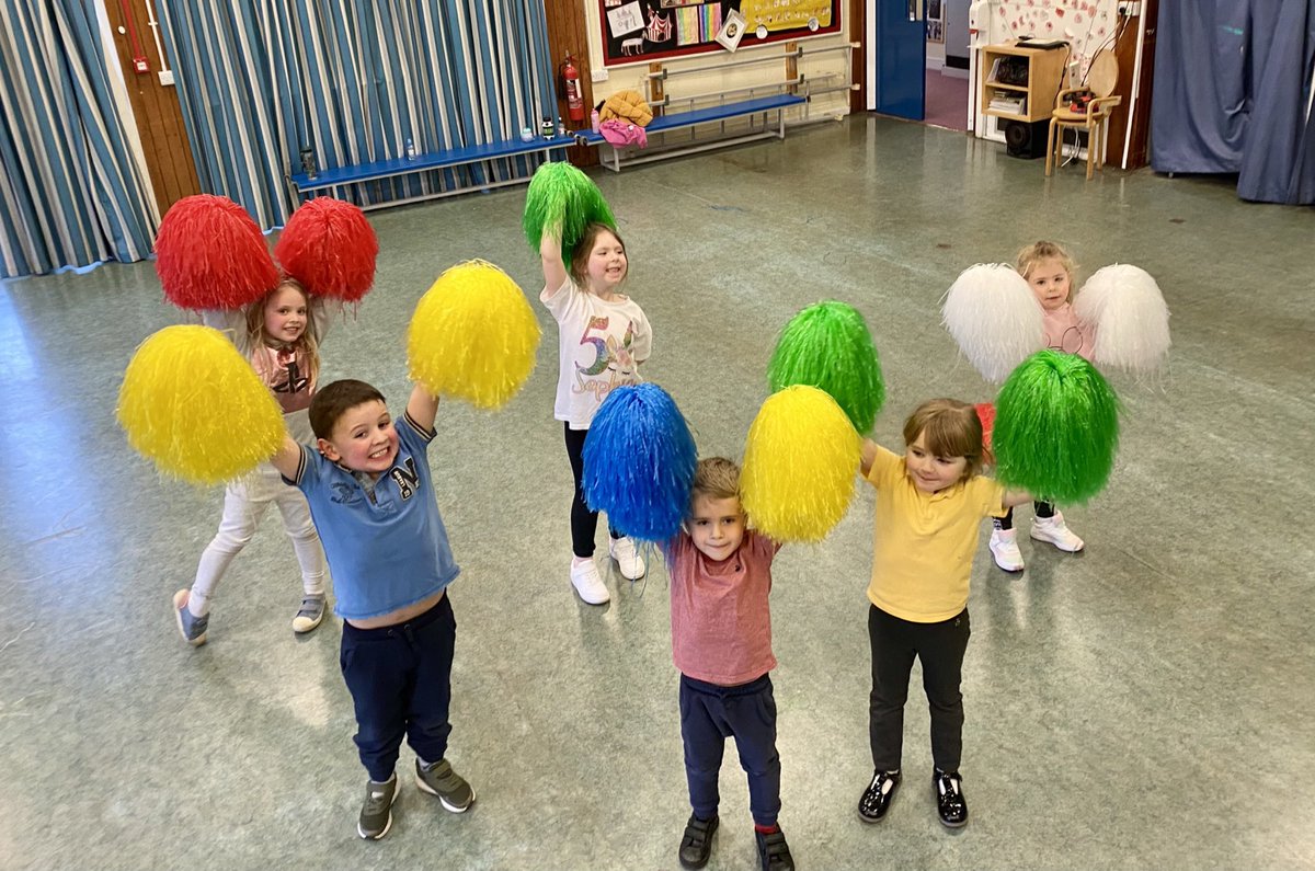 FOBNorthEast's tweet photo. π€©A fantastic and energetic CHEERDANCE class at one of our schools this week @CorbridgeFirst. All the children were amazing. They've all done very well learning the first section of their dance routine. ππΊ #cheer #dance #fobne #danceroutine #kidsdance #fullofbeansnortheast https://t.co/CPAEbeXipG