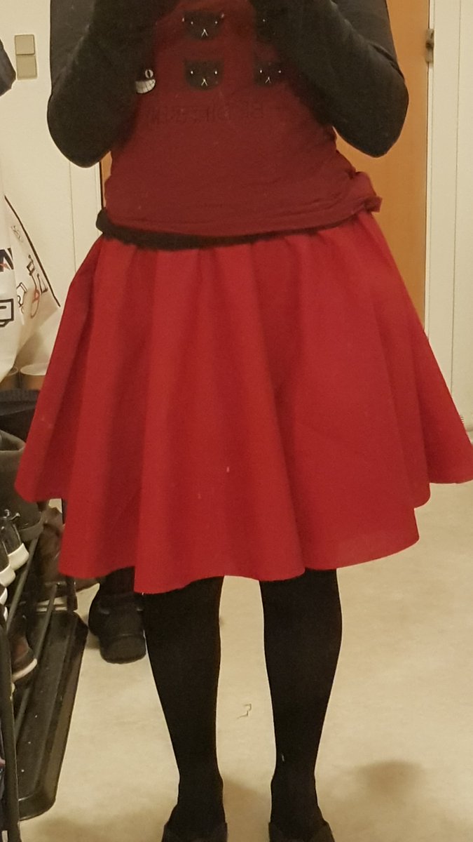 DelusiveTrickst's tweet photo. As I was feeling a bit better I decided to give it a go at making my first circle skirt guys! This is made in super cheap cotton fabric (Not really skirt friendly) but needed to test pattern and sizes 😁Learned a thing or two... Like, I need an iron 🤣 Next is koala pattern! https://t.co/Guo8UBdpg5
