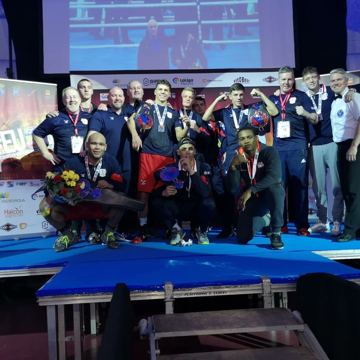 C4CHEV's tweet photo. So much to be said for my time with @gbboxing but not enough words.
Simply put I was given the opportunity to work with some absolutely amazing people in the best sporting facilities in the world. I also got to travel the 🌍 clocking some achievements.
THANK YOU 😢❤️📈
#tluc📈 https://t.co/CWqhZzY1yW