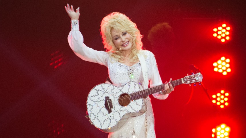 @DollyParton. 