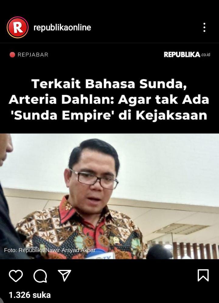 adih_d2's tweet photo. "Terkait Bahasa Sunda, Bapak Arteria Dahlan mengkaitkan dengan Sunda Empire". 
Mungkin Bapak Arteria Dahlan lupa klu 2 petinggi Sunda Empire yg paling vokal bukanlah orang Sunda 😂 . https://t.co/HLf3IxCAUI