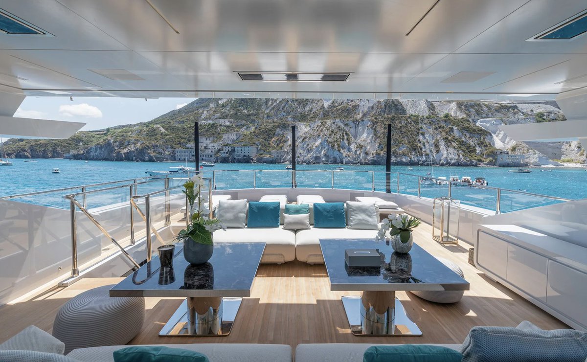 Here’s a little sneak-peek inside the 50m Rossinavi superyacht Lel! 📸