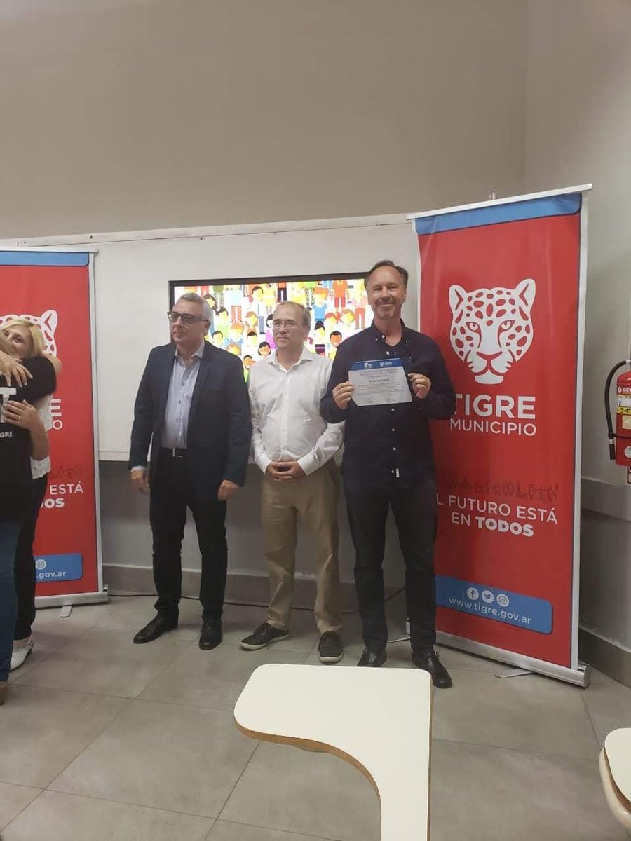 AlertaTigre's tweet photo. Con profundo dolor, desde la Secretaría de Protección Ciudadana lamentamos la perdida del compañero y Director de Defensa Civil de @MunicipioTigre, Claudio Grauberger, excelente servidor público y compañero. Brindamos nuestro profundo pésame a sus familiares y amigos. https://t.co/OIszV0LMJP