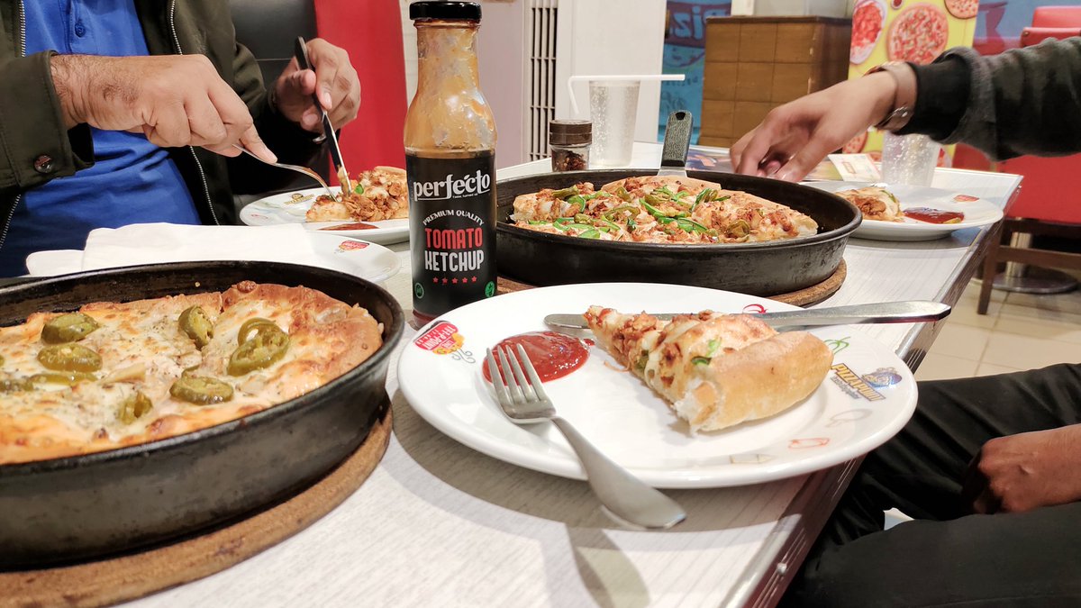 ajsidhu007's tweet photo. Hang out plus dinner time 😊
#pizzapoint https://t.co/5IEdSOrqD0