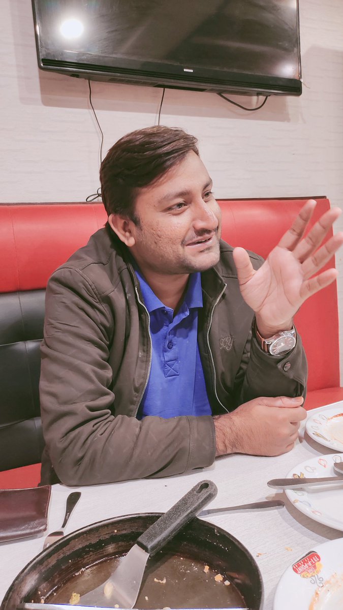 ajsidhu007's tweet photo. Hang out plus dinner time 😊
#pizzapoint https://t.co/5IEdSOrqD0