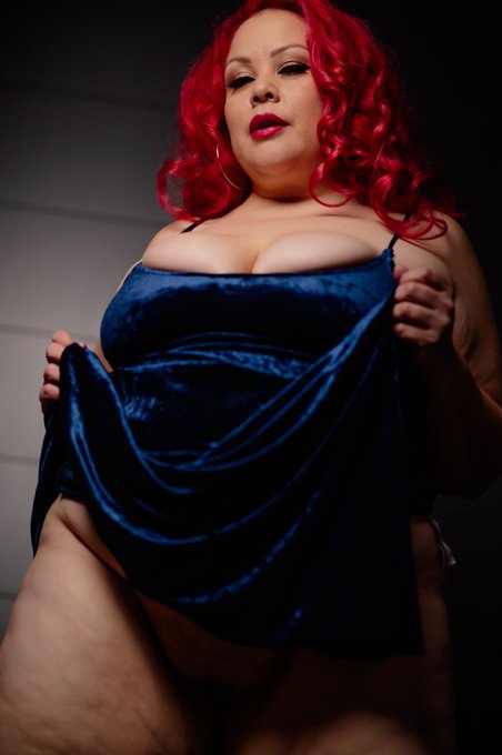 I lift my skirt and you see that I&rsquo;m not wearing anything underneath. What do you do next? 📸 @manfuryxxx<a href="/tag/tbt"class="tags"><span>#tbt</span></a>